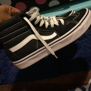 High top black and white vans